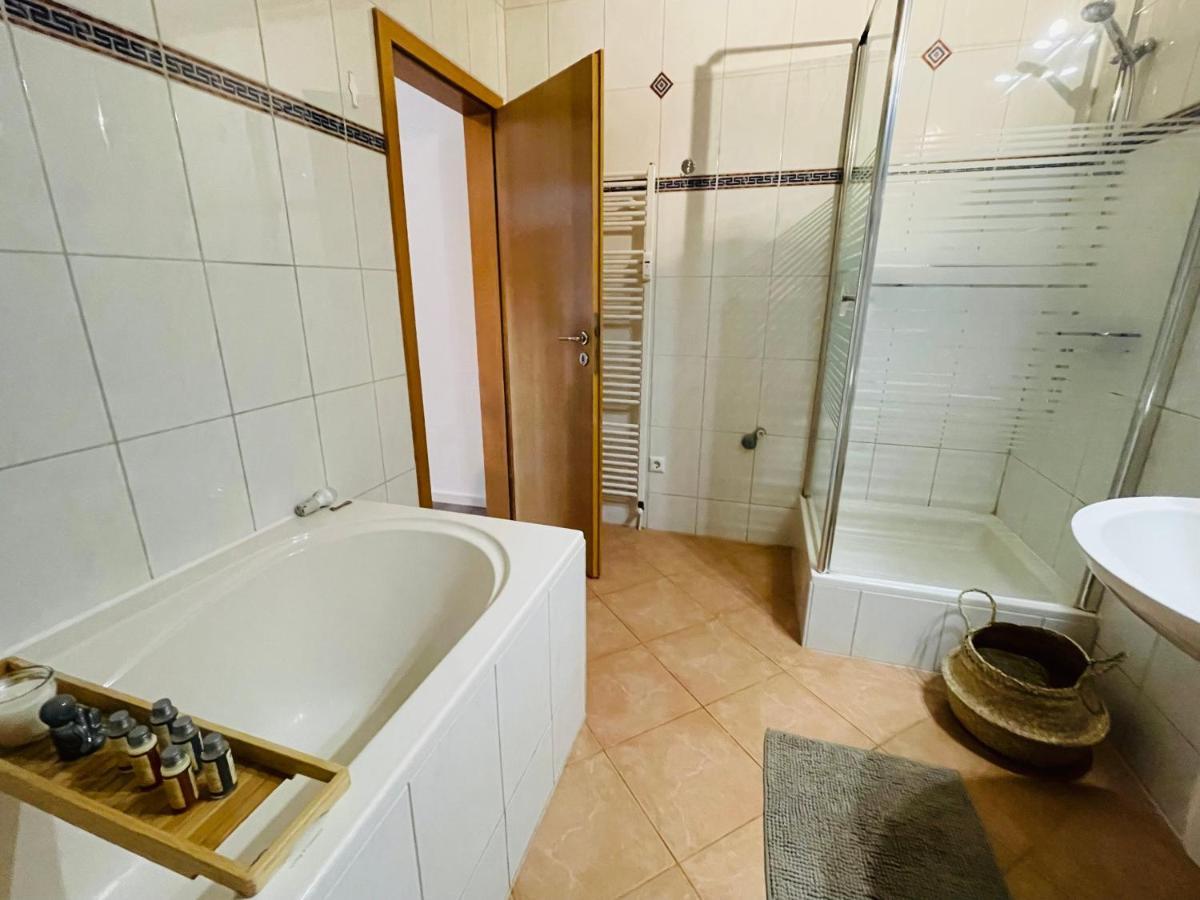 Apartment Gemuetlich*nespresso*netflix*arbeitsplatz*parkplatz Duisburg